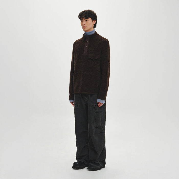 Roche Knit Anorakの着用(横)