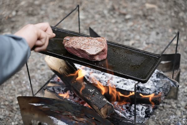 ソロキャンプで使える鉄板 - TOKYO CRAFTSのキャンプ用品通販【公式】